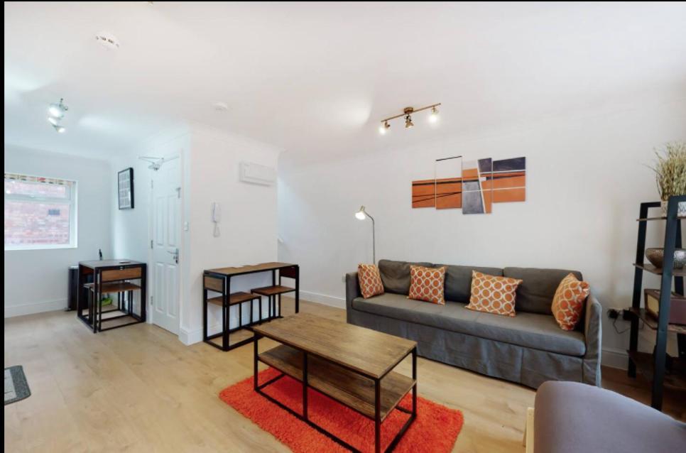 Modern Split Level 1 Bedroom Flat In Aldgate London Exterior foto