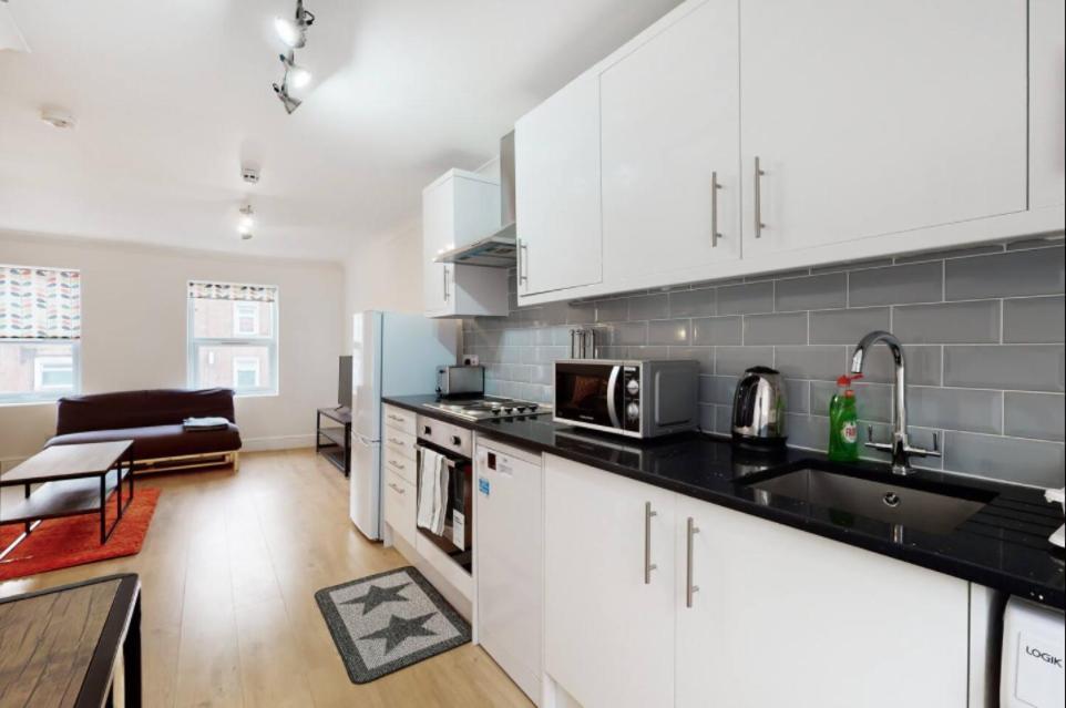 Modern Split Level 1 Bedroom Flat In Aldgate London Exterior foto
